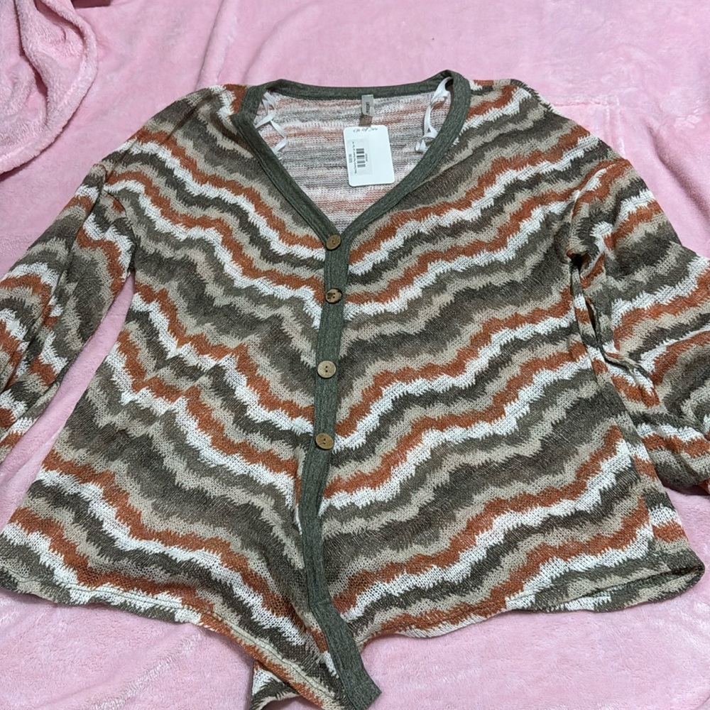 Nora chevron faux button up top